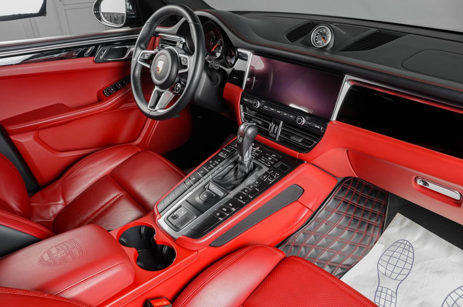 Porsche Macan 10 из 24