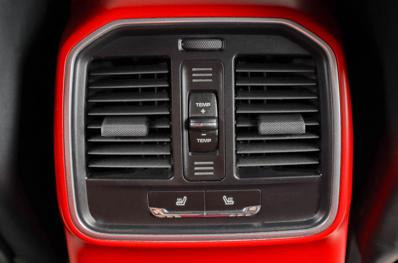 Porsche Macan 24 из 24