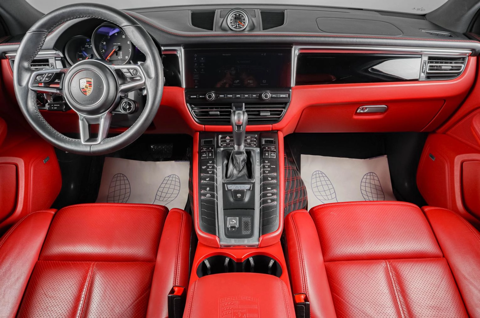 Porsche Macan 12 из 24