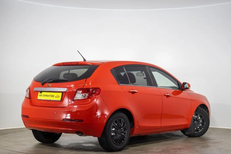 Geely Emgrand EC7 4 из 6