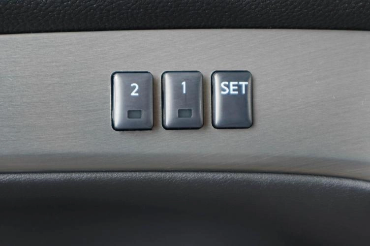Infiniti G25 19 из 20