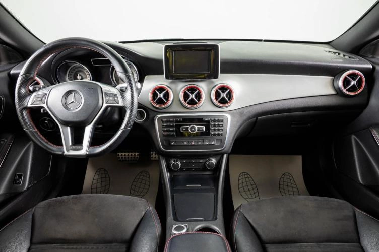 Mercedes-Benz CLA-класс 12 из 22