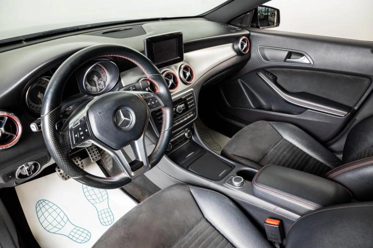 Mercedes-Benz CLA-класс 7 из 22