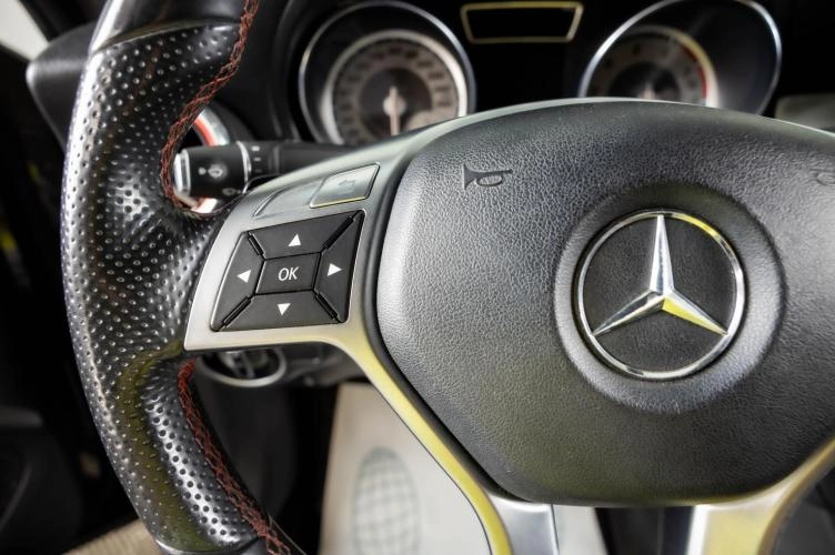 Mercedes-Benz CLA-класс 15 из 22