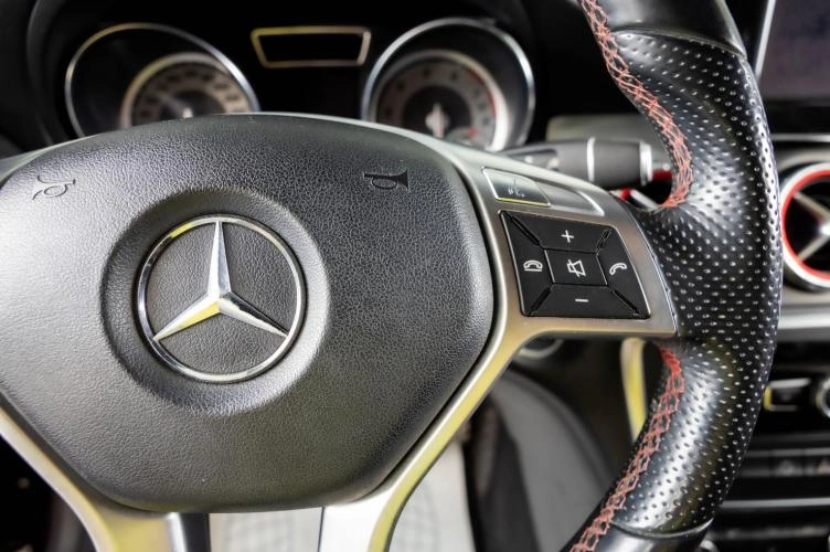 Mercedes-Benz CLA-класс 16 из 22