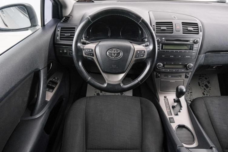 Toyota Avensis 14 из 20