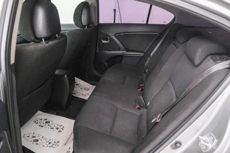 Toyota Avensis 18 из 20
