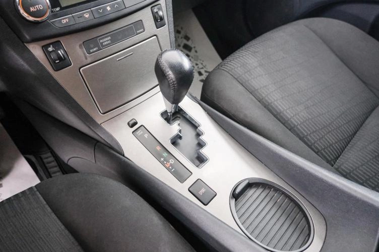 Toyota Avensis 15 из 20