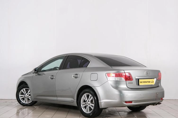 Toyota Avensis 4 из 6
