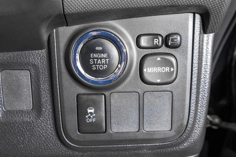 Toyota Wish 12 из 22