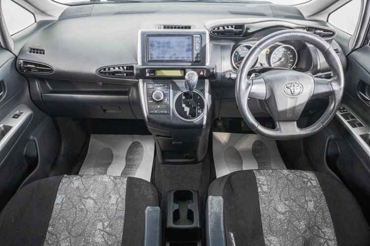 Toyota Wish 9 из 22