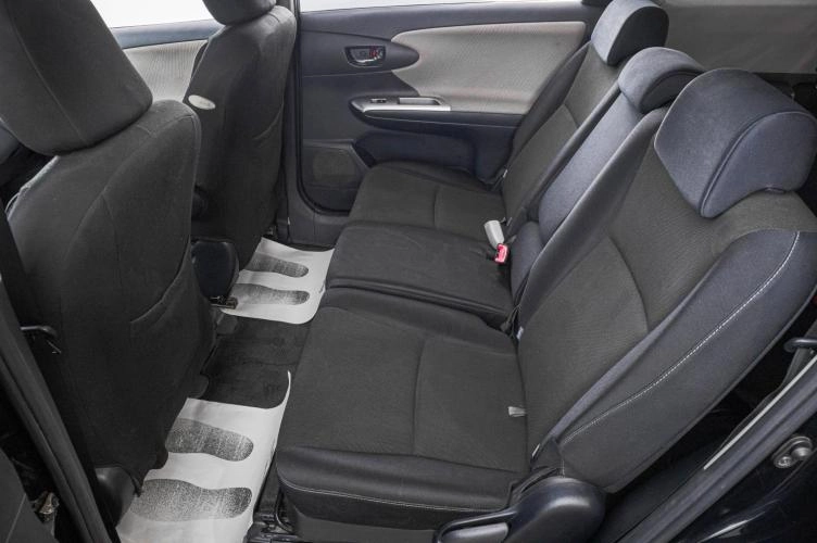 Toyota Wish 19 из 22