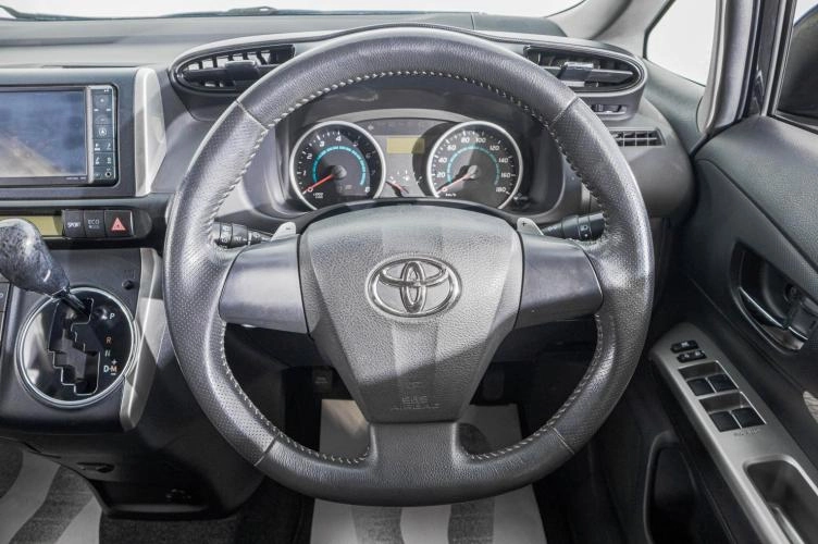 Toyota Wish 13 из 22