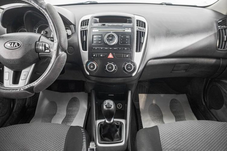 KIA cee'd 16 из 23