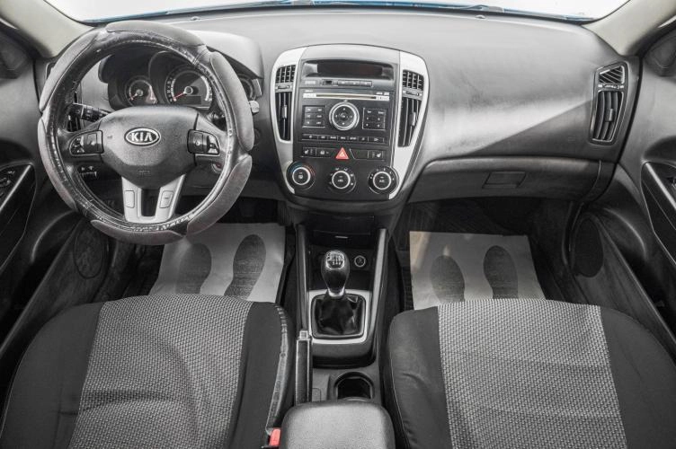 KIA cee'd 9 из 23