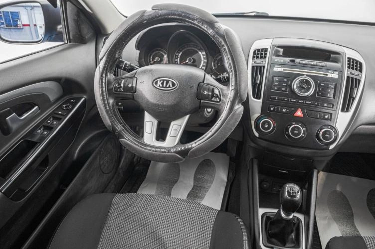 KIA cee'd 15 из 23