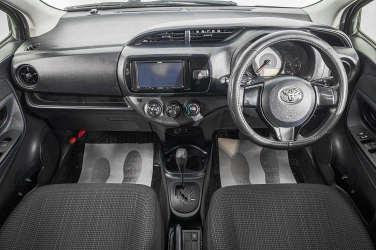 Toyota Vitz 9 из 22
