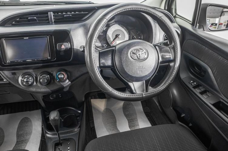 Toyota Vitz 14 из 22