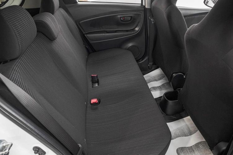 Toyota Vitz 21 из 22