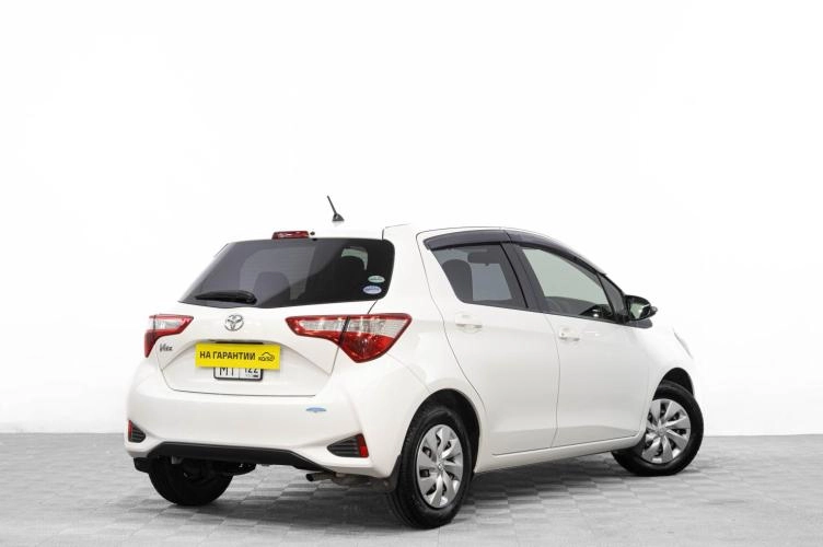 Toyota Vitz 4 из 22
