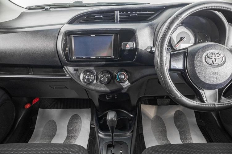 Toyota Vitz 15 из 22
