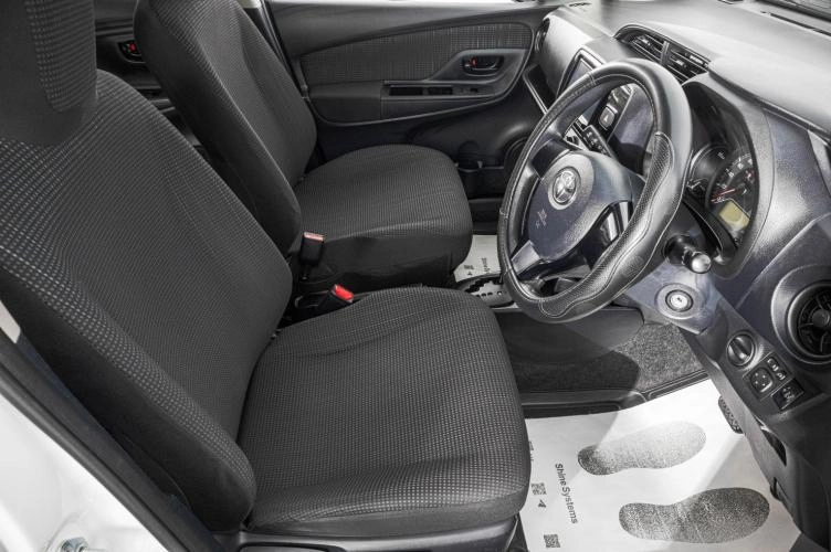 Toyota Vitz 10 из 22