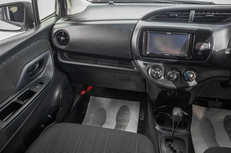 Toyota Vitz 18 из 22
