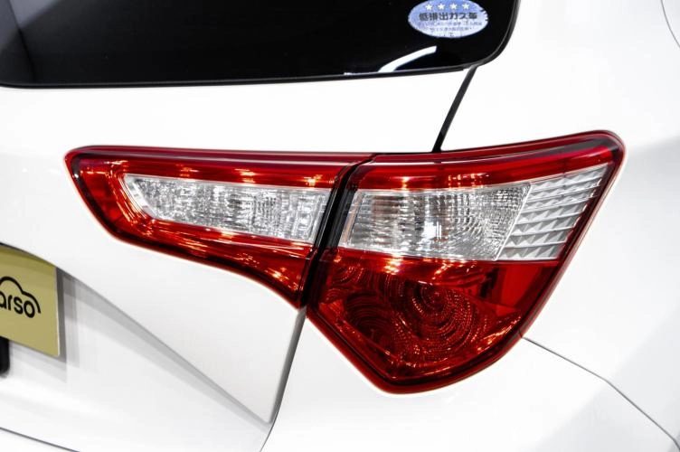 Toyota Vitz 8 из 22
