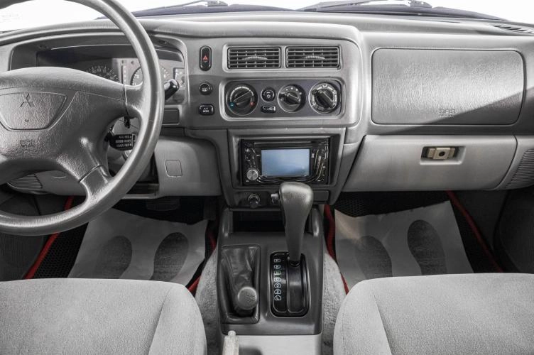Mitsubishi Montero Sport 15 из 22