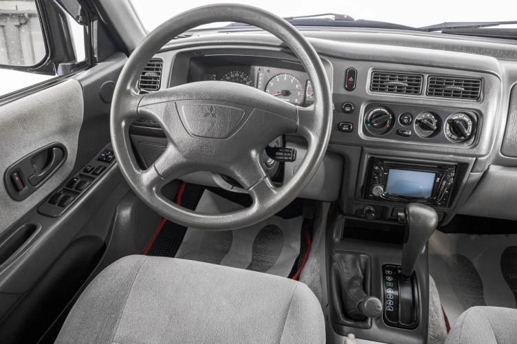 Mitsubishi Montero Sport 14 из 22