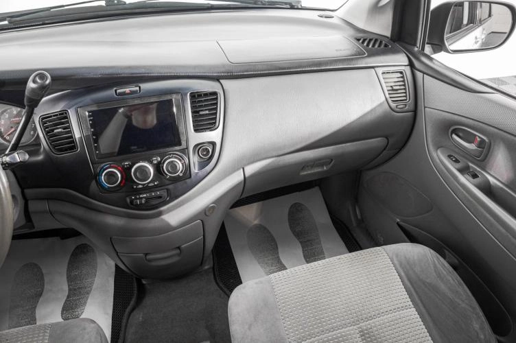 Mazda MPV 19 из 23