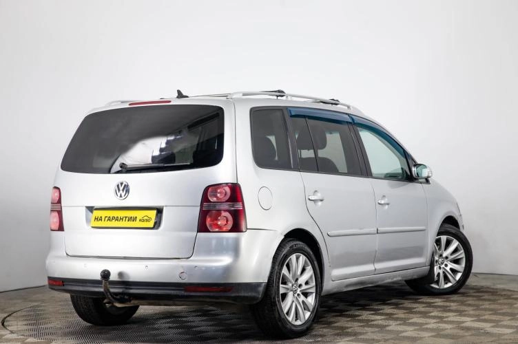 Volkswagen Touran 4 из 6