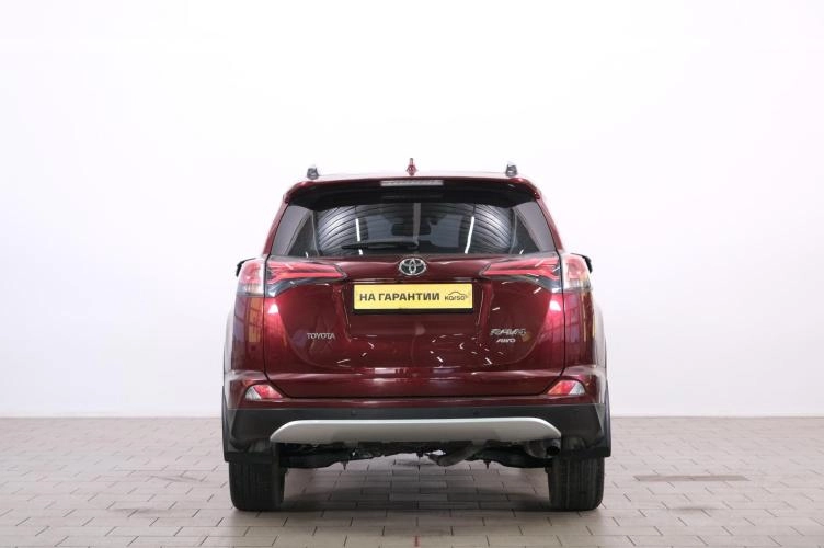 Toyota RAV4 5 из 6