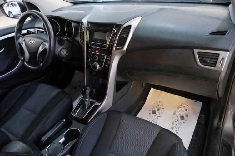 Hyundai i30 17 из 21