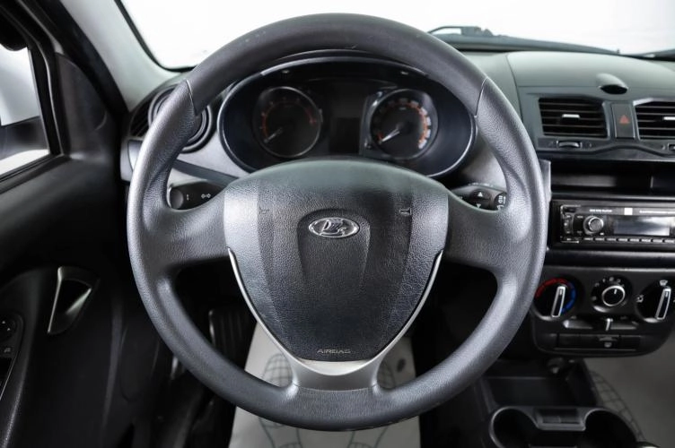 ВАЗ (LADA) Granta 14 из 19
