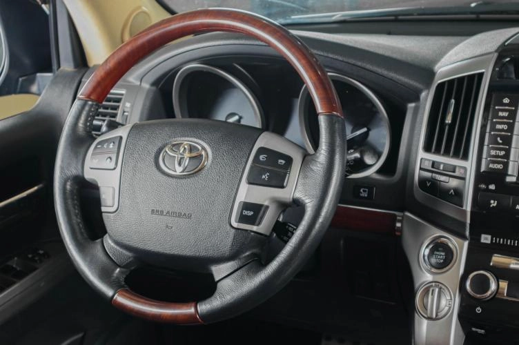 Toyota Land Cruiser 11 из 22