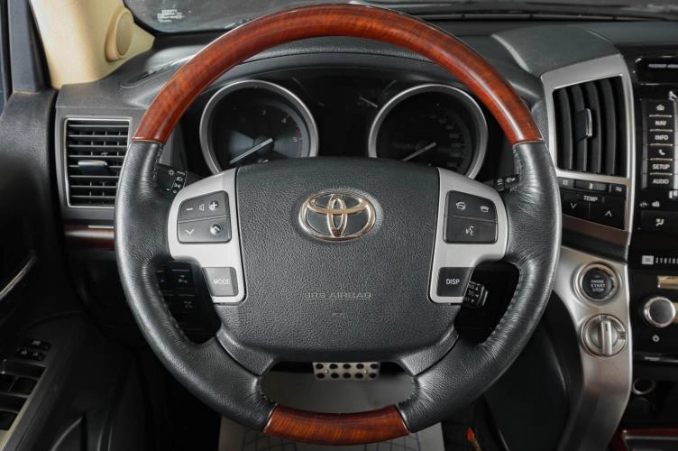 Toyota Land Cruiser 13 из 22