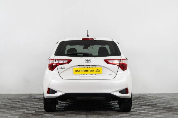Toyota Vitz 5 из 6