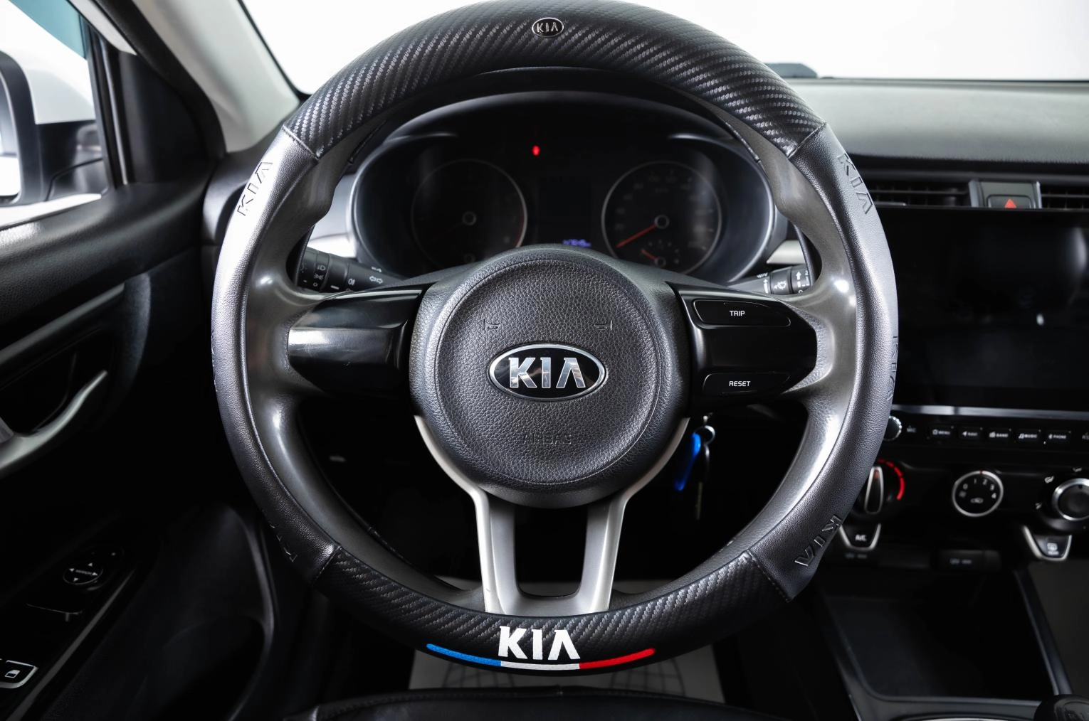 KIA Rio 16 из 20