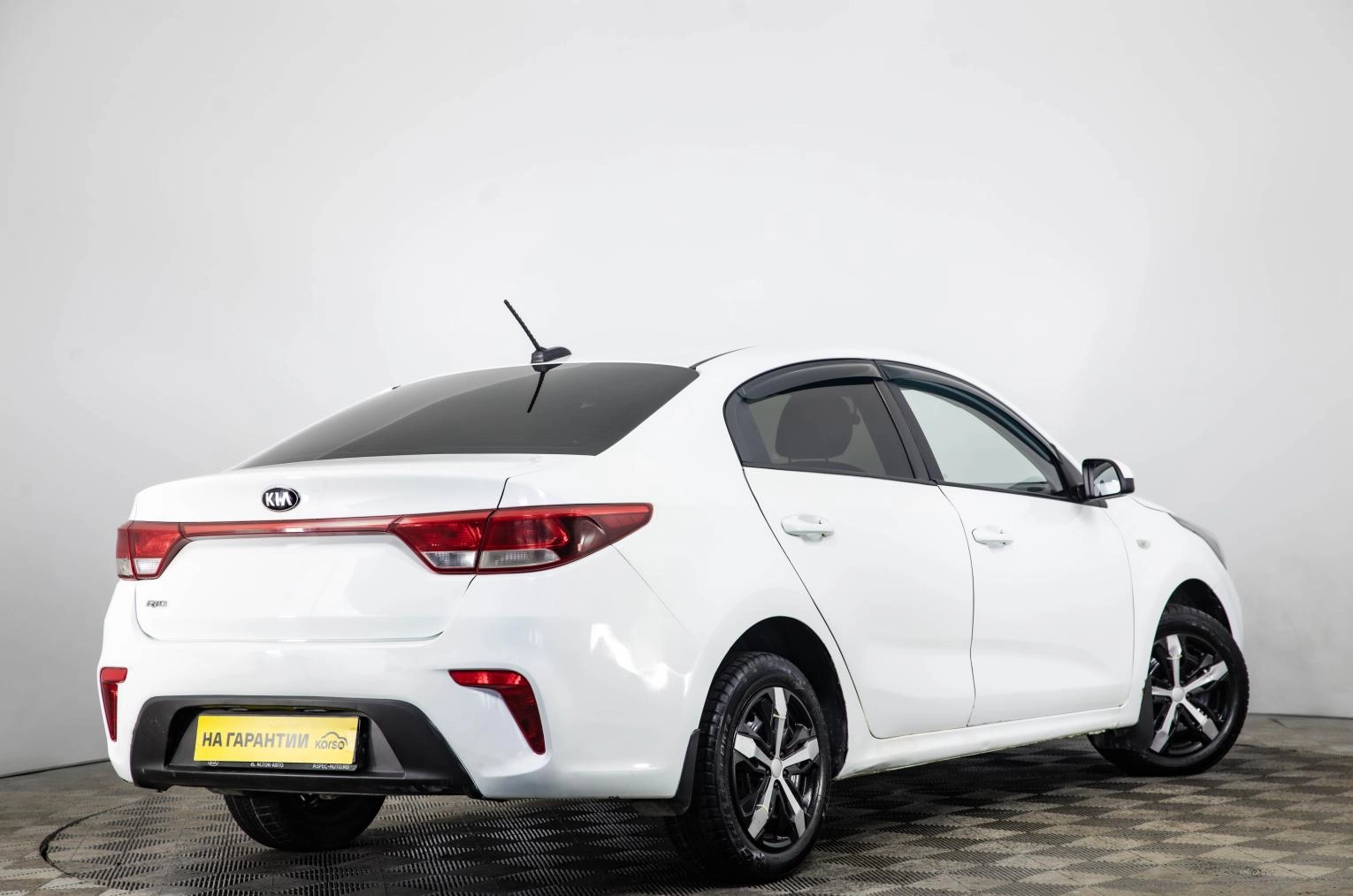 KIA Rio 4 из 20