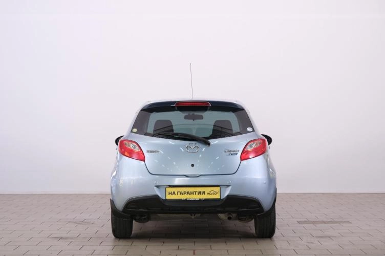 Mazda Demio 5 из 6