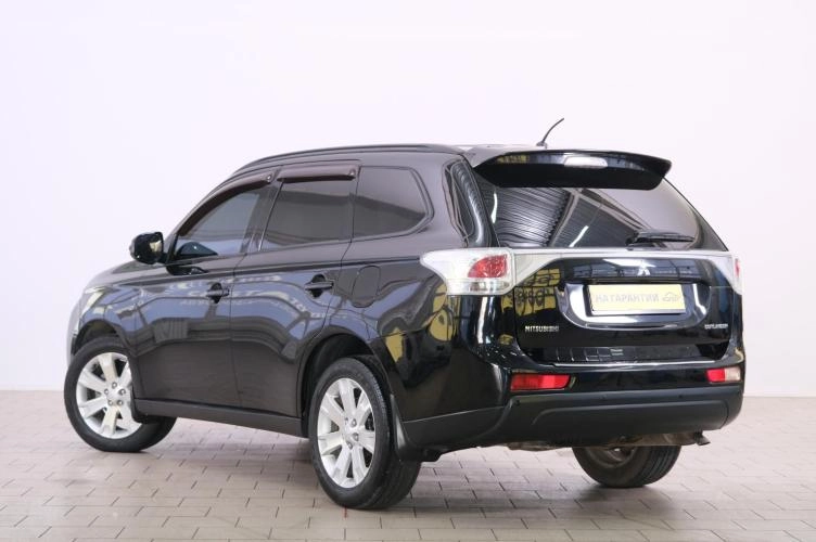 Mitsubishi Outlander 4 из 6