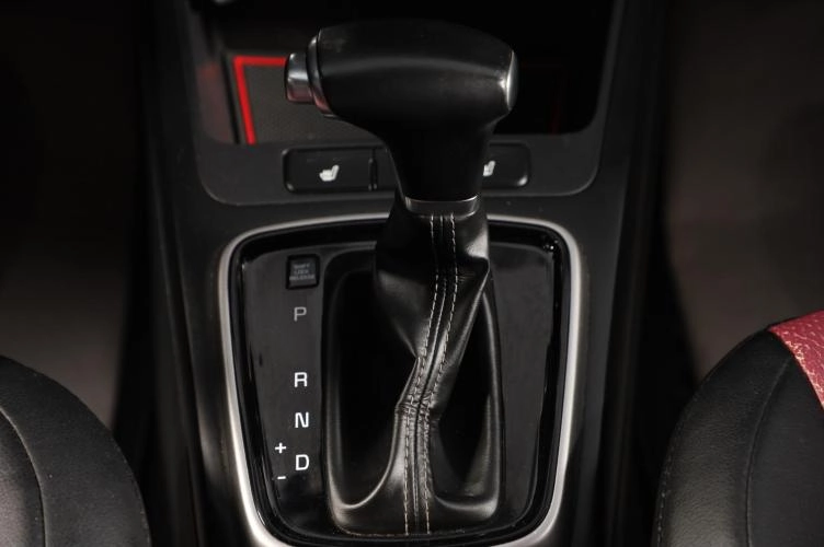KIA Rio 14 из 17