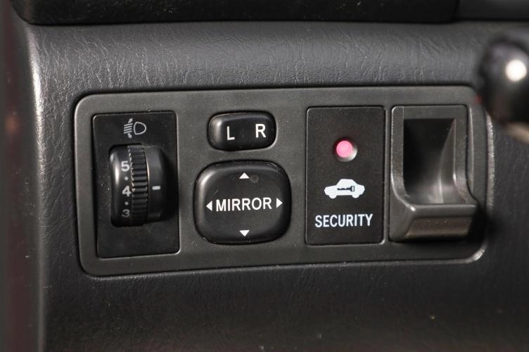 Toyota Corolla 15 из 17
