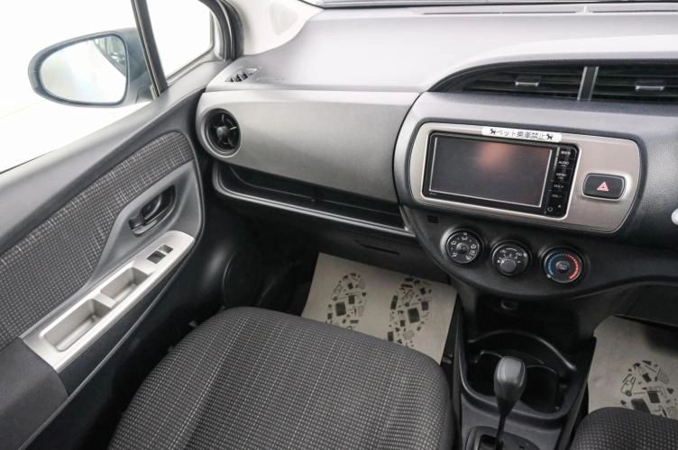 Toyota Vitz 11 из 21