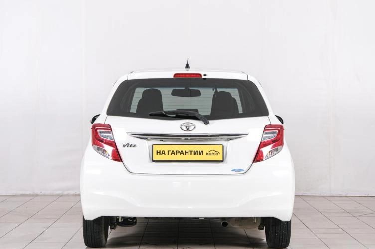 Toyota Vitz 5 из 6