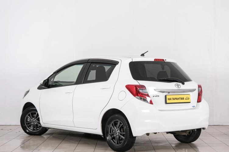 Toyota Vitz 4 из 6