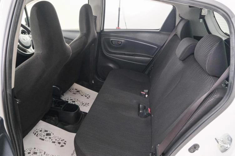 Toyota Vitz 19 из 21