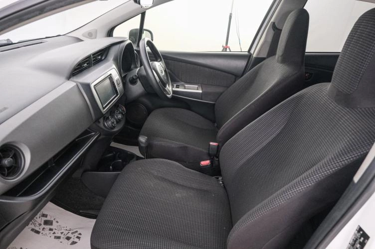 Toyota Vitz 13 из 21