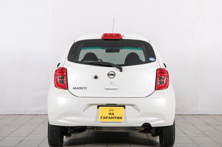 Nissan March 5 из 6